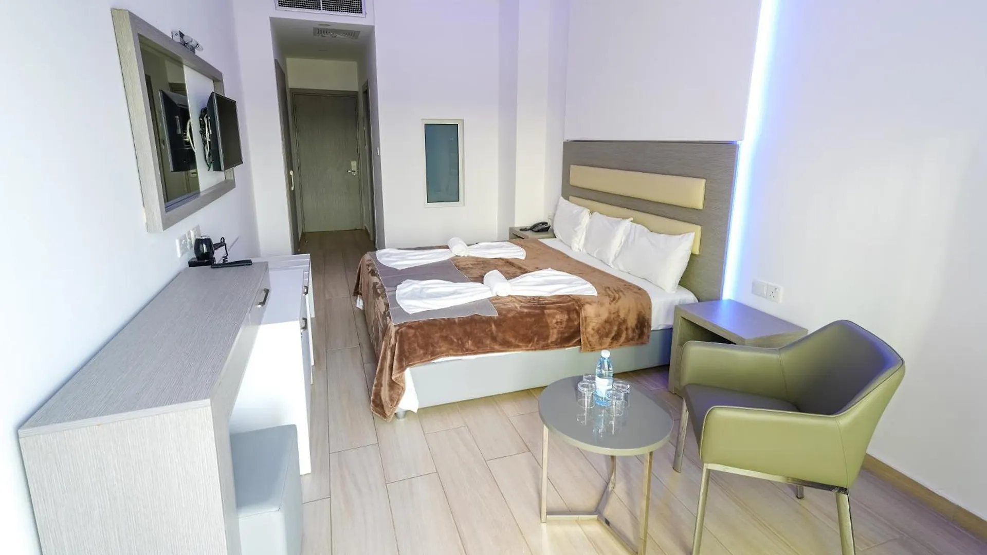 Captain Pier Hotel Protaras Cypern