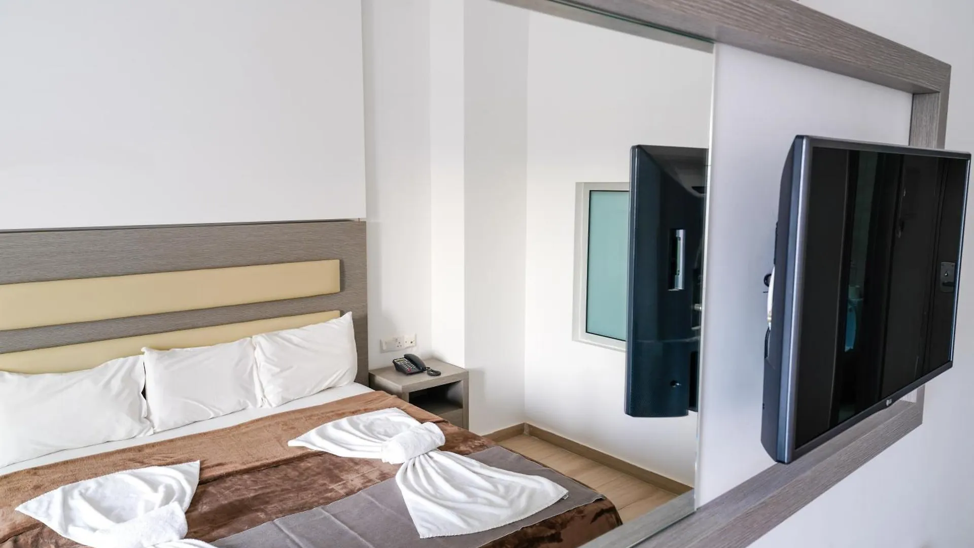 Captain Pier Hotel Protaras 3*,